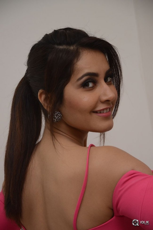 Rashi-Khanna-New-Stills